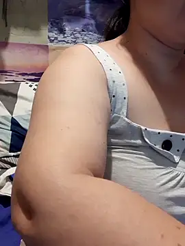 Snapshot of Kimkhaepretty chatting on February 3, 2026, 2:11 pm Kimkhaepretty online show from February 3, 2026, 2:11 pm