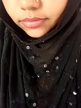 Snapshot of Miss_Rose__ chatting on October 27, 2025, 5:44 am Miss Rose online show from October 27, 2025, 5:44 am