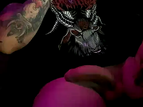 Snapshot of Sinner___ chatting on October 28, 2025, 11:18 pm Sinner online show from October 28, 2025, 11:18 pm