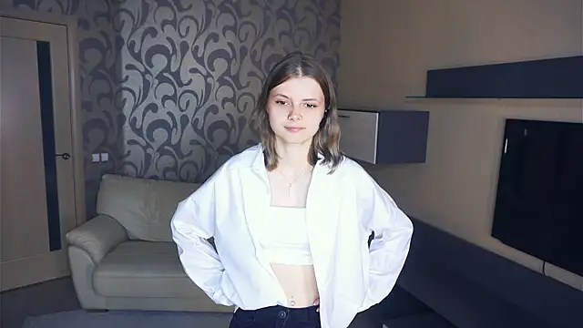 Snapshot of JeanieHelget chatting on October 1, 2025, 6:08 am JeanieHelget online show from October 1, 2025, 6:08 am