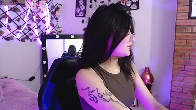 isa bunny18 online show from October 8, 2025, 3:15 am