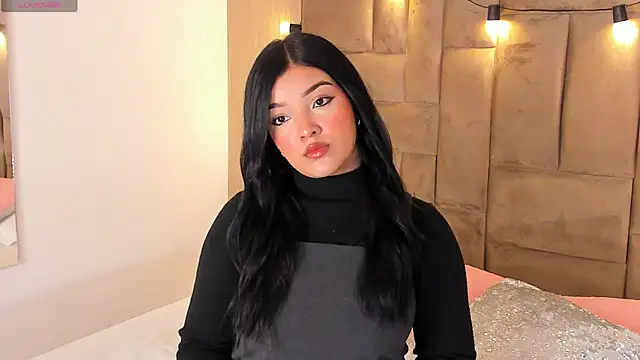 EmmaBlossom online show from October 10, 2025, 7:24 pm