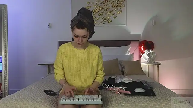 Snapshot of Nicole_Broown_ chatting on March 1, 2026, 8:55 pm Nicole Broown online show from March 1, 2026, 8:55 pm