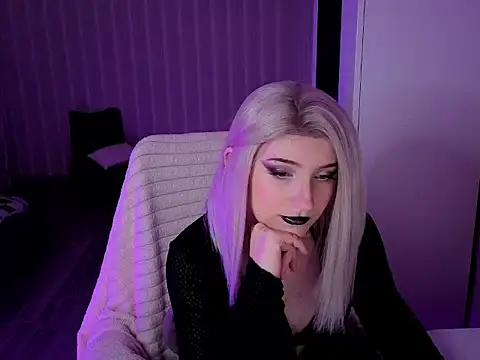 Snapshot of violet-siren-x chatting on February 19, 2026, 8:54 am violet-siren-x online show from February 19, 2026, 8:54 am