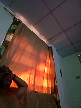 ANTHONYHOTT69 online show from April 11, 2026, 10:25 pm