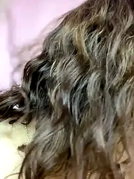 Mia Valmont online show from October 11, 2025, 2:04 pm