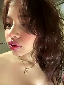 Mia Valmont online show from December 15, 2025, 1:37 pm