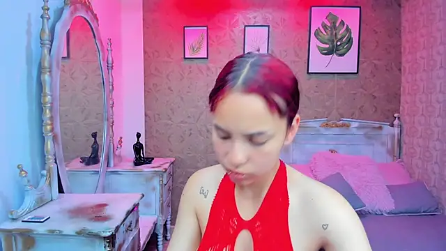 Megane whitte online show from November 3, 2025, 7:26 pm