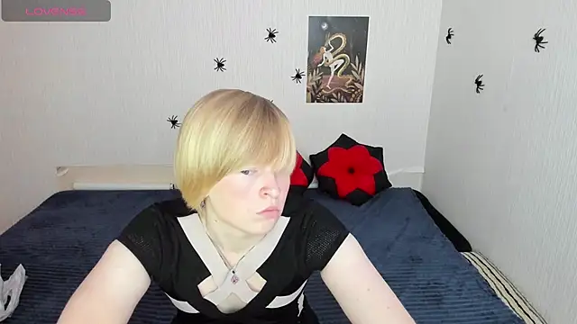 Snapshot of Cattie_w_ chatting on October 30, 2025, 2:13 am Cattie w online show from October 30, 2025, 2:13 am