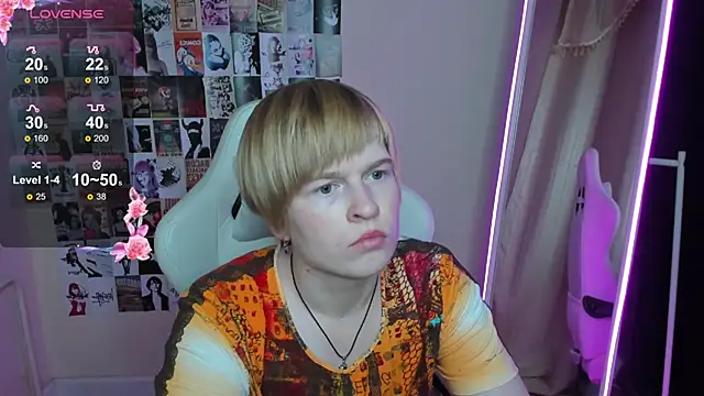 Snapshot of Cattie_w_ chatting on November 19, 2025, 1:27 am Cattie w online show from November 19, 2025, 1:27 am