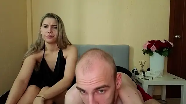 weddingcouple online show from November 10, 2025, 6:01 am