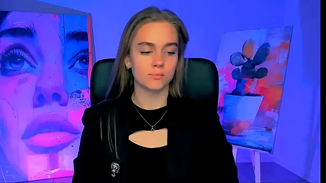 JuneWoods online show from December 3, 2025, 6:21 am