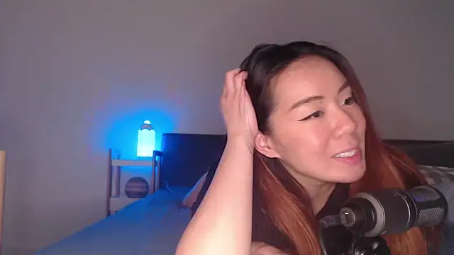 blueburrypie online show from October 24, 2025, 12:34 pm