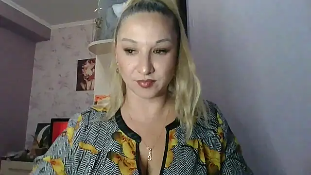 marii-a39 online show from October 1, 2025, 1:06 pm