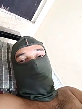 RaviLoveUAll online show from November 9, 2025, 2:54 am