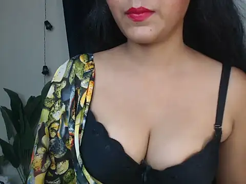 Snapshot of Preety_girl0 chatting on October 4, 2025, 5:05 am Preety girl0 online show from October 4, 2025, 5:05 am