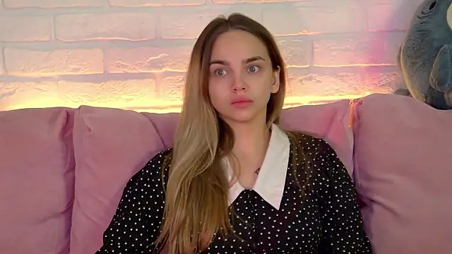 AnitaVenture online show from October 16, 2025, 4:13 am