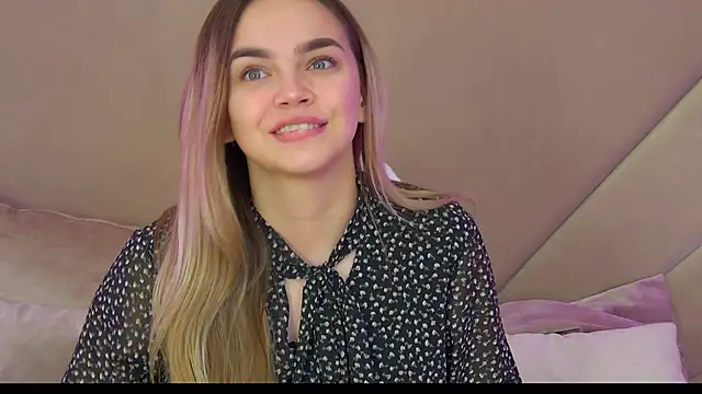 AnitaVenture online show from November 12, 2025, 4:24 am