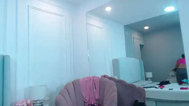 ChantalGarner online show from November 29, 2025, 1:14 pm