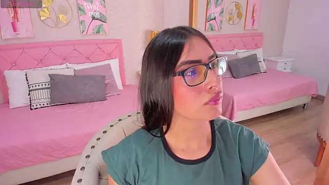 cherrylady 02 online show from May 13, 2026, 12:35 pm