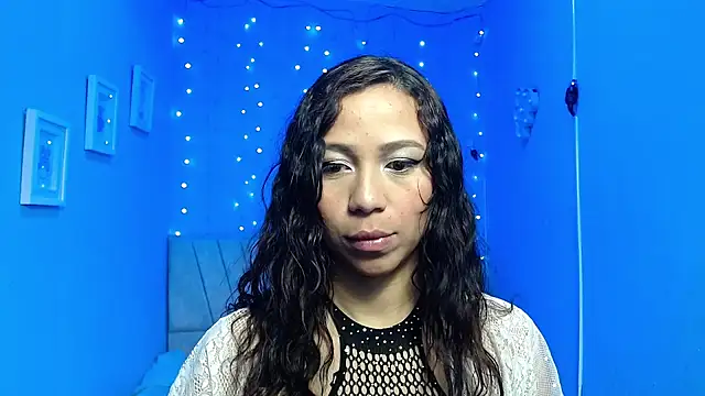 Snapshot of mIley_011 chatting on October 4, 2025, 1:20 pm mIley 011 online show from October 4, 2025, 1:20 pm