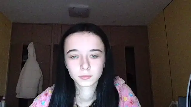 Emilia Light online show from November 3, 2025, 6:47 am