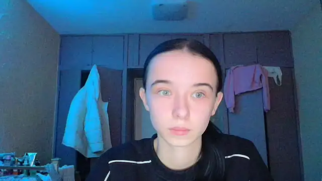 Emilia Light online show from November 26, 2025, 8:26 am