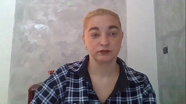 Snapshot of GoldenAngelMilf chatting on January 9, 2026, 9:01 am GoldenAngelMilf online show from January 9, 2026, 9:01 am