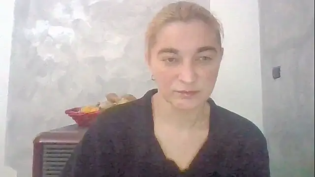Snapshot of GoldenAngelMilf chatting on February 12, 2026, 11:38 am GoldenAngelMilf online show from February 12, 2026, 11:38 am