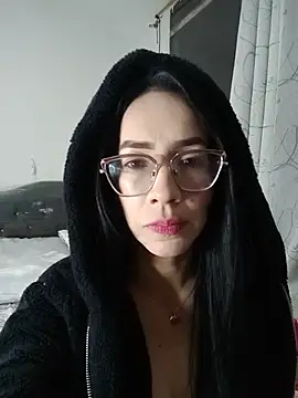 YaraDuartee online show from July 10, 2026, 12:04 am