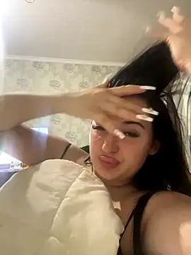 Snapshot of LoveMiQueen1 chatting on October 12, 2025, 7:13 pm LoveMiQueen1 online show from October 12, 2025, 7:13 pm