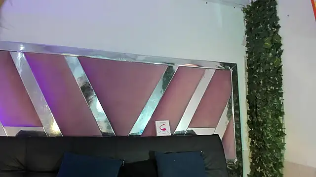 Snapshot of KateValencia chatting on November 6, 2025, 12:06 pm KateValencia online show from November 6, 2025, 12:06 pm