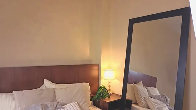 Capricho 01 online show from October 9, 2025, 12:03 pm