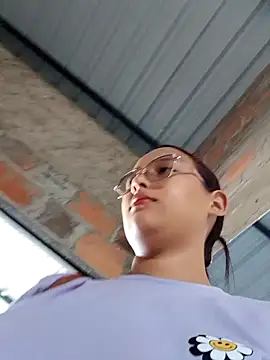 young dairy01 online show from October 4, 2025, 12:14 pm