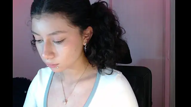 Ivonnybonn online show from November 12, 2025, 5:52 am