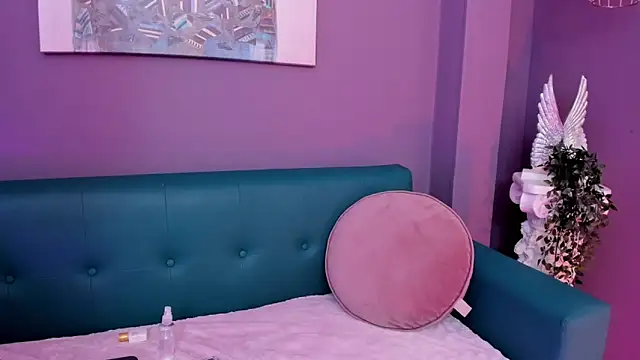 Alessiia   online show from December 14, 2025, 3:01 am