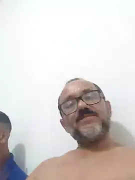 Iron e Velvet online show from January 10, 2026, 11:20 pm