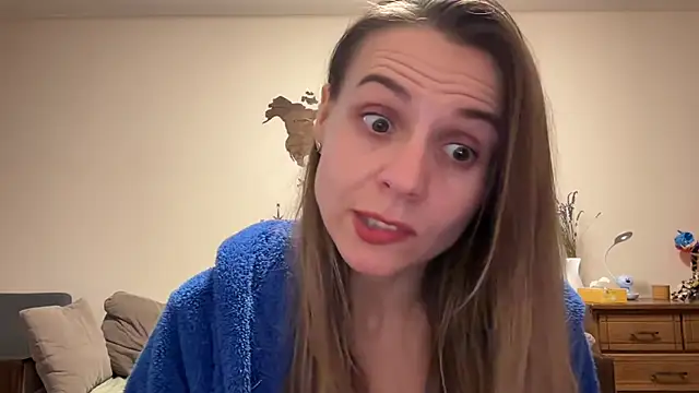 AnnieLove7722 online show from October 16, 2025, 10:05 am