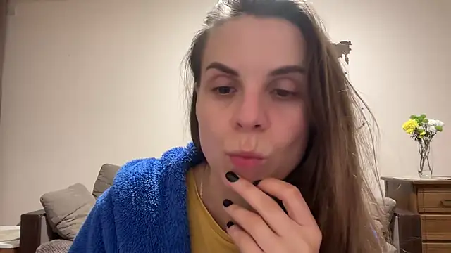 AnnieLove7722 online show from November 22, 2025, 10:20 pm