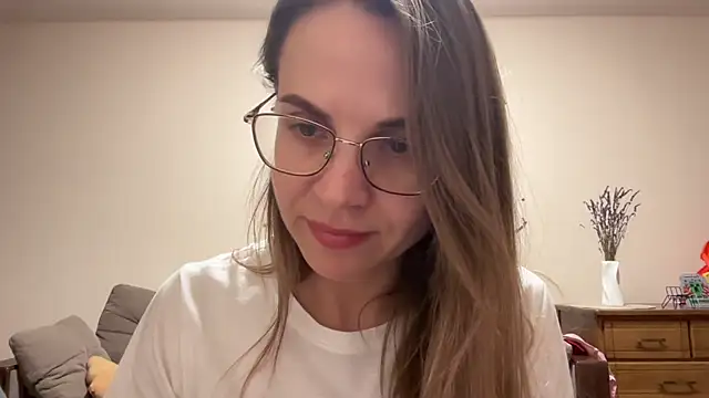 AnnieLove7722 online show from November 27, 2025, 6:21 pm