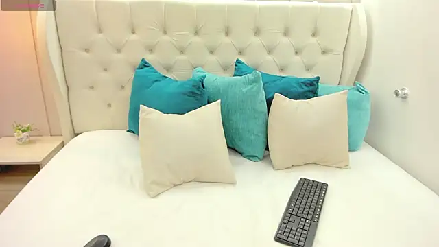 ivy aoki online show from October 3, 2025, 5:21 pm