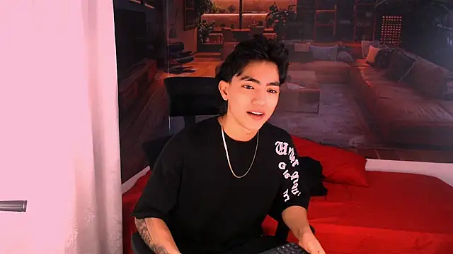 Snapshot of RomeoMillerr chatting on December 1, 2025, 7:08 pm RomeoMillerr online show from December 1, 2025, 7:08 pm