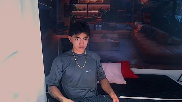 Snapshot of RomeoMillerr chatting on December 2, 2025, 8:04 pm RomeoMillerr online show from December 2, 2025, 8:04 pm