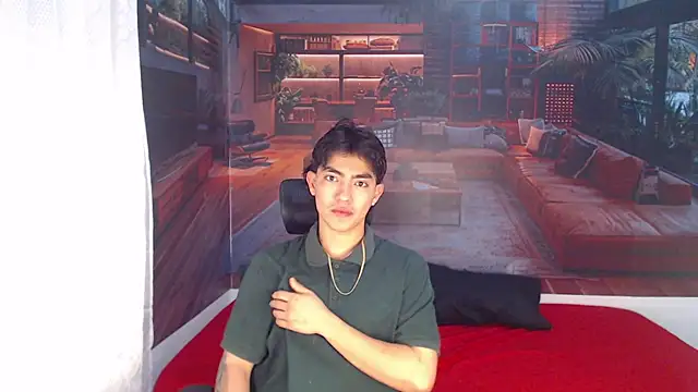 Snapshot of RomeoMillerr chatting on December 15, 2025, 7:40 pm RomeoMillerr online show from December 15, 2025, 7:40 pm