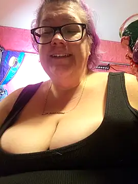 Snapshot of violentviolet68 chatting on February 11, 2026, 1:43 am violentviolet68 online show from February 11, 2026, 1:43 am