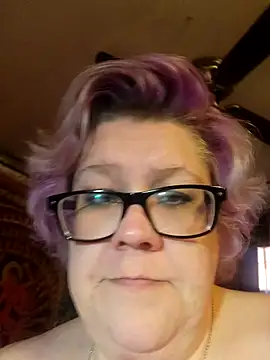 Snapshot of violentviolet68 chatting on February 19, 2026, 2:18 am violentviolet68 online show from February 19, 2026, 2:18 am