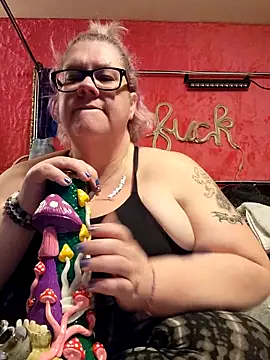 Snapshot of violentviolet68 chatting on March 3, 2026, 6:36 pm violentviolet68 online show from March 3, 2026, 6:36 pm
