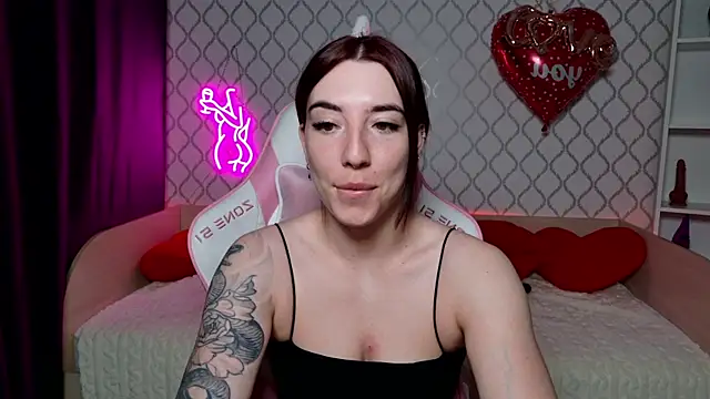 Curious Lily online show from March 18, 2026, 12:47 am
