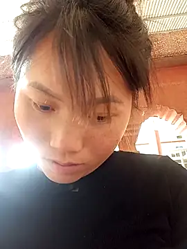 min-xinh online show from April 13, 2026, 8:09 am