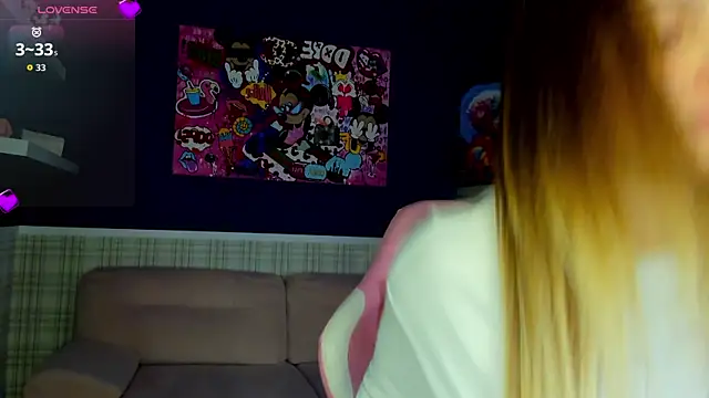 Snapshot of KarinaBroks chatting on October 17, 2025, 8:50 am KarinaBroks online show from October 17, 2025, 8:50 am